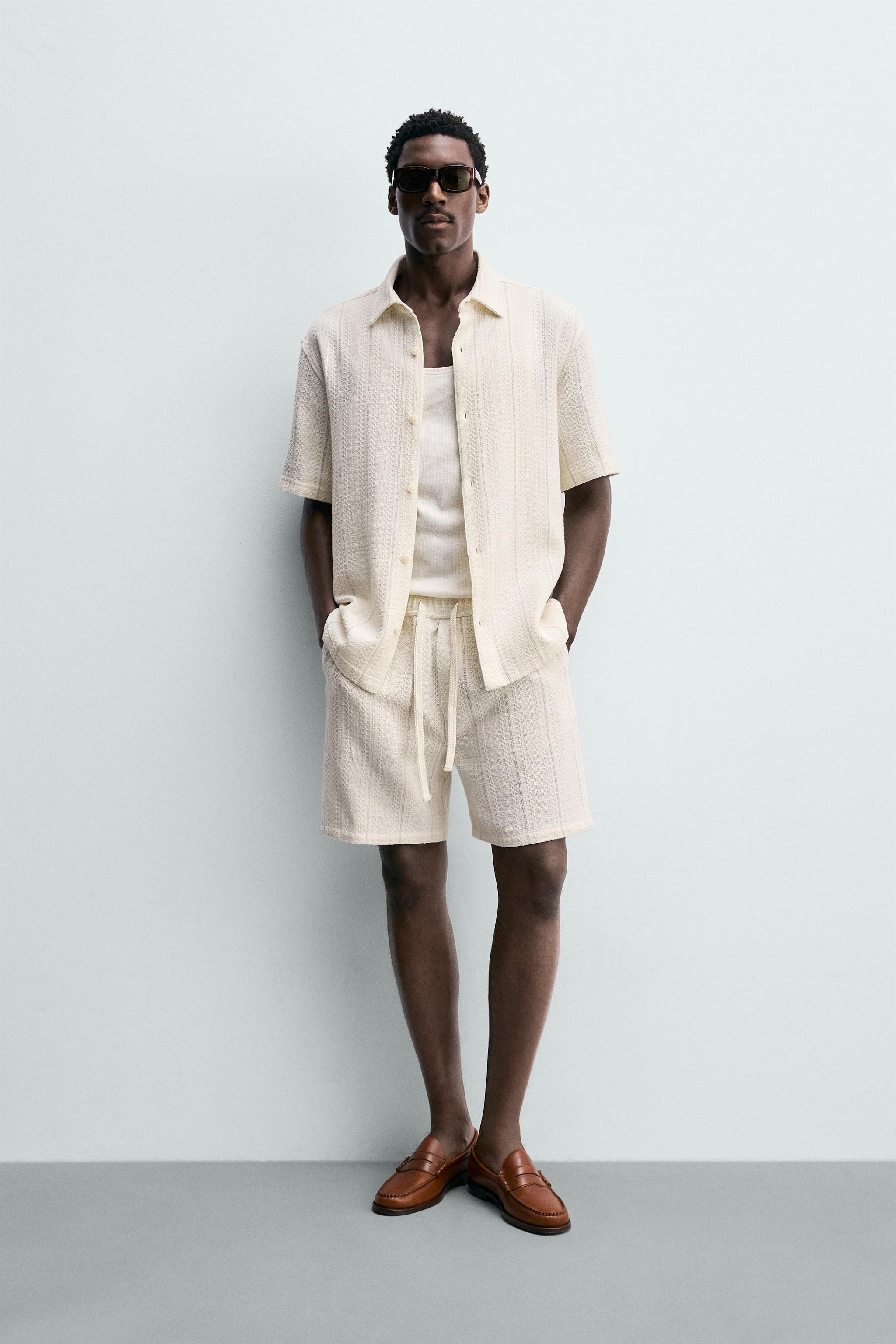 REGULAR FIT TEXTURED SHORTS